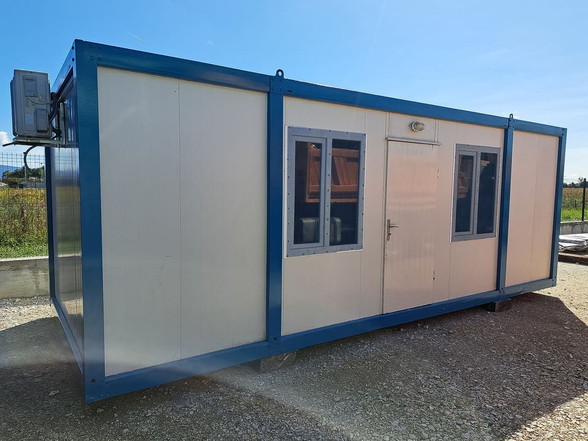 Kontejner 700x300 cm